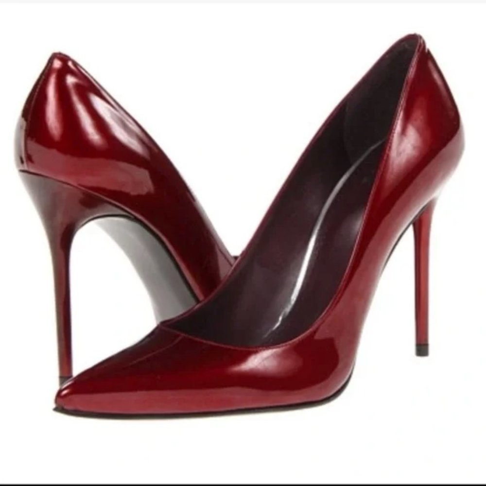STUART WEITZMAN - Burgundy Patent Leather Stiletto Pointed Toe - Size 7